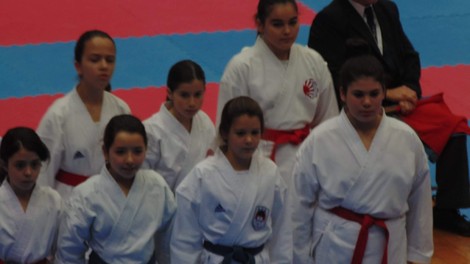 ATLETAS DA ESCOLA DE KARATÉ BUSHIDO DOJO CKC COM BOA PARTICIPAÇÃO 