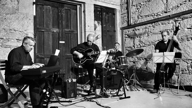 J A Z Z   N O  M I R A -  R E P Ú B L I C A