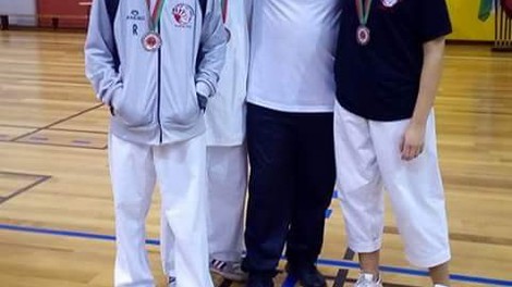 ESCOLA DE KARATÉ - BUSHIDO - SUBIU AO PODIUM NA TAÇA NACIONAL DO CPK 