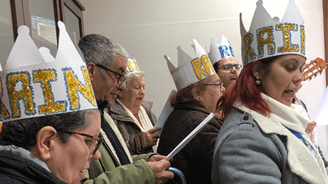 Centro de Dia da Corujeira canta as Janeiras ao Executivo da Junta