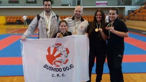ATLETAS DO KARATÉ DE CAMPANHÃ MEDALHADOS CONQUISTAM LUGAR EM CAMPEONATO NACIONAL