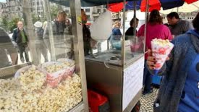 SEM CANDIDATOS À VENDA PERMANENTE DE PIPOCAS, ALGODÃO DOCE E BALÕES